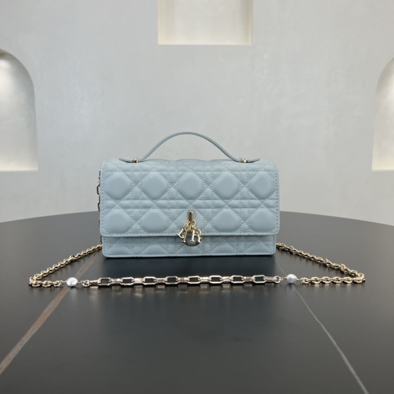 D*or top handle bags